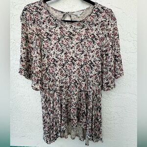 Lucky Brand Floral Peplum Peep Back Button Flutter Short Sleeve Small Top